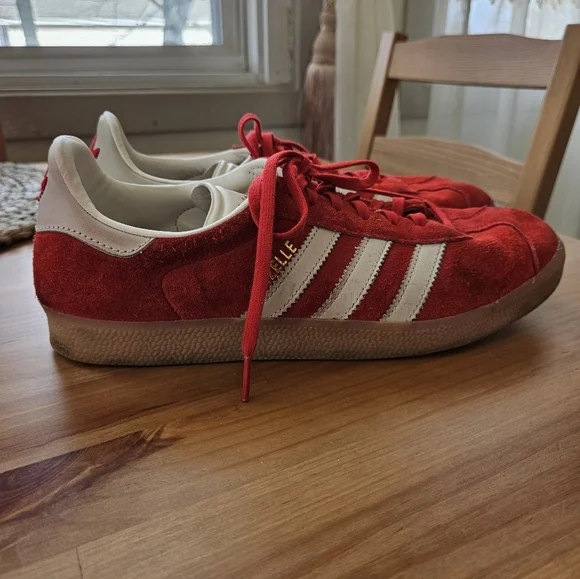 Adidas Women's Gazelle 'Scarlet Aluminum' Size 10 - Picture 3 of 7
